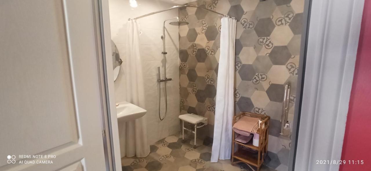 Chez Marek et Urszula Panzió Le Langon Kültér fotó